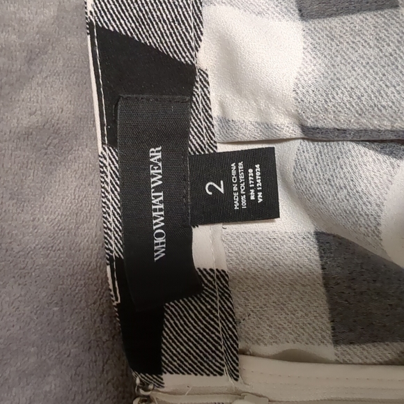 Black and White Checkered Skirt - Picture 3 of 4